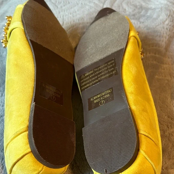 Chase + Chloe  Women's Faux Suede with Crystal Embellishments; SZ: 7; Like New - Picture 9 of 11